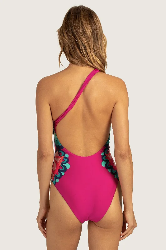 MEDALLION ONE PIECE