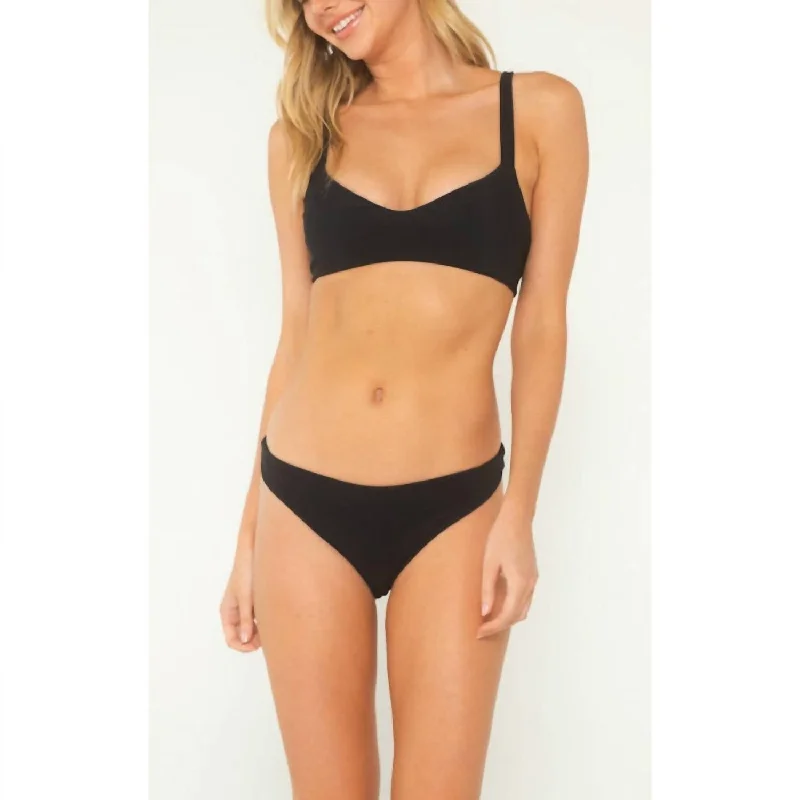 Solid Willa Bikini Top In Black